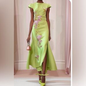 FEHAUTE Green Floral Embroidered Cap
Sleeve Slit Sheath Maxi Dress size 4